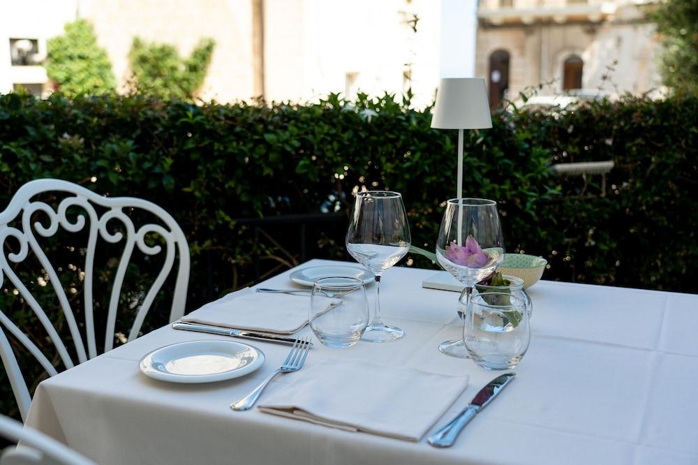 Ostuni Palace - Hotel Bistrot & Spa Экстерьер фото