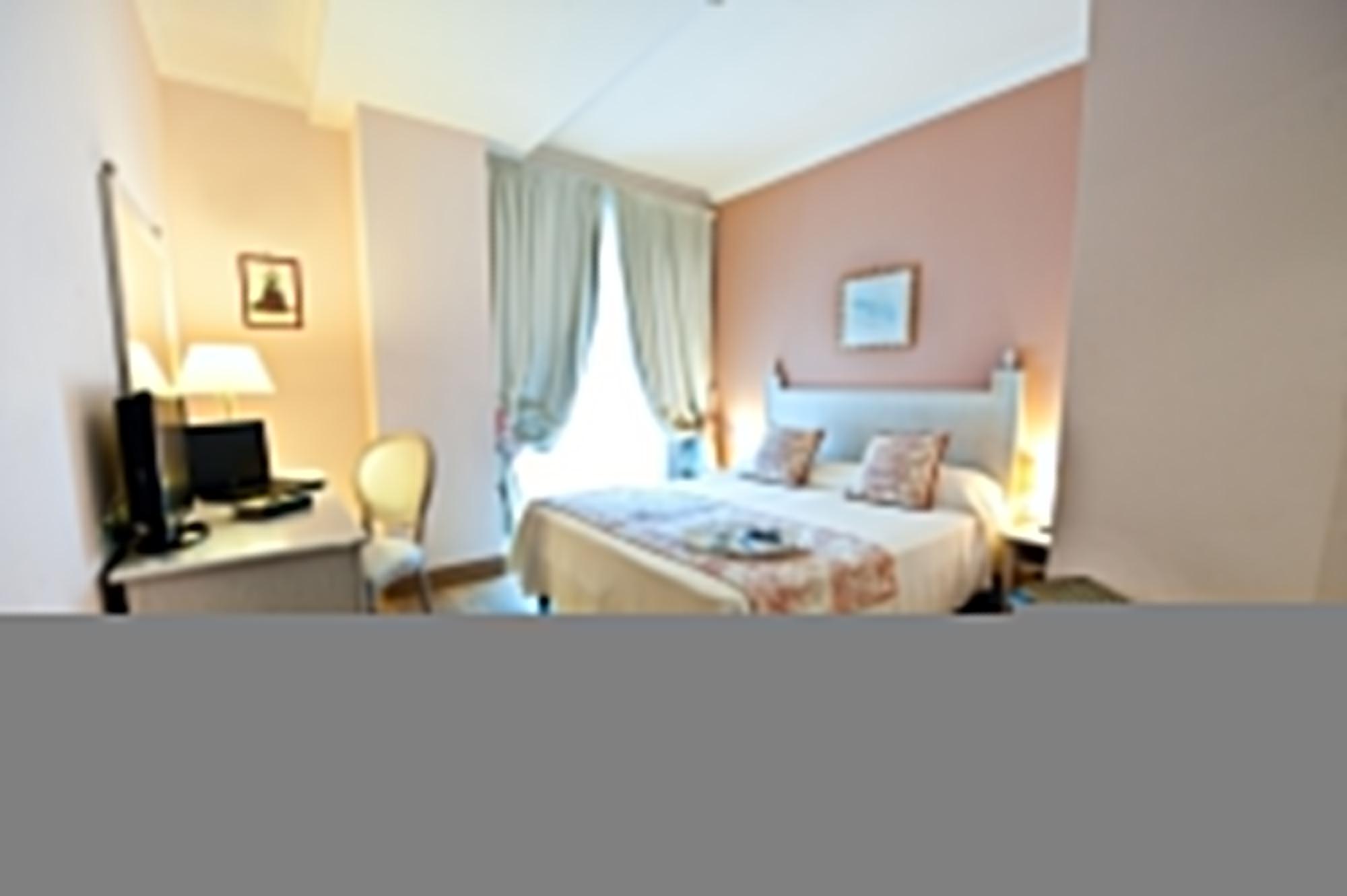 Ostuni Palace - Hotel Bistrot & Spa Экстерьер фото