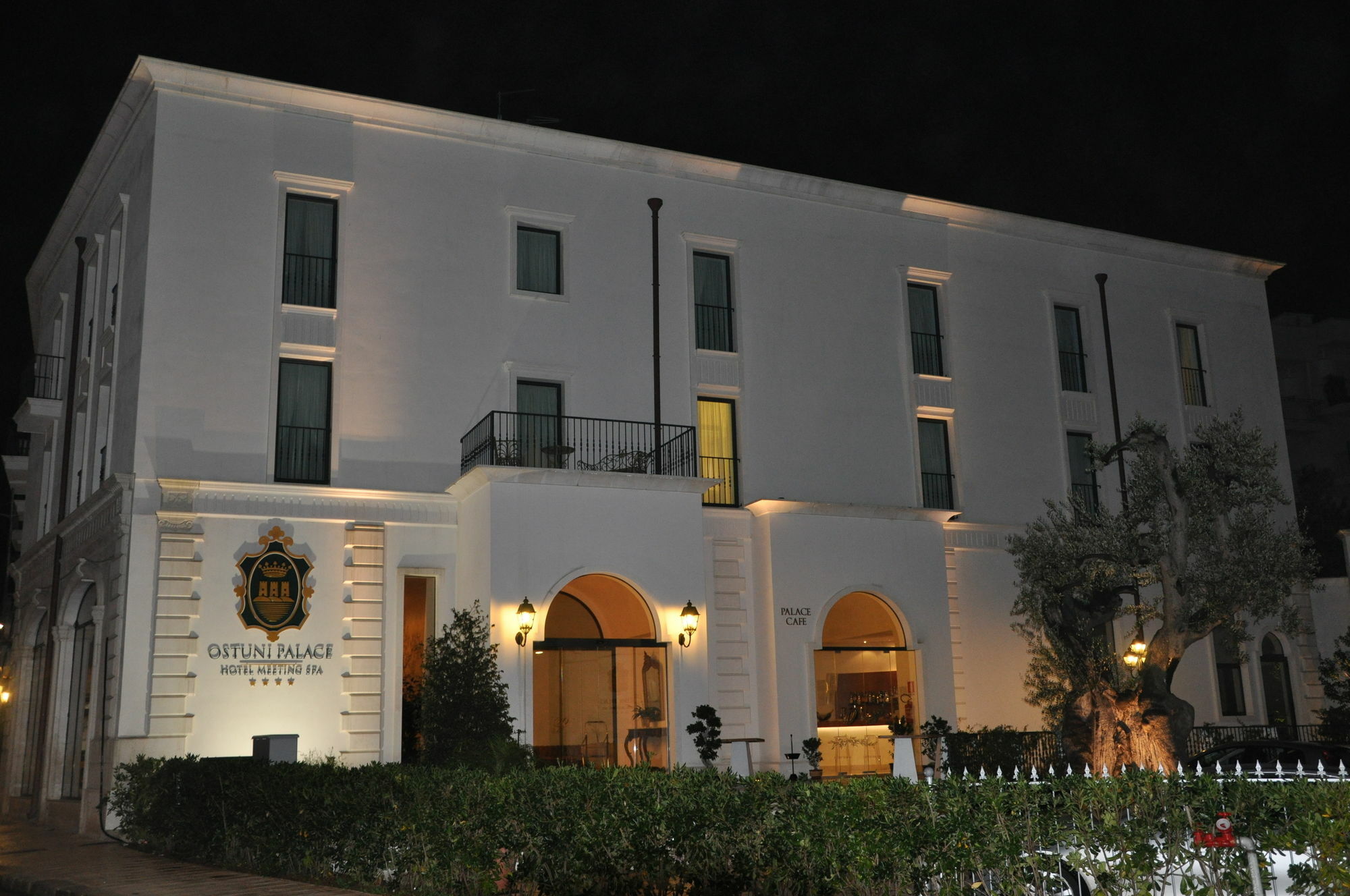 Ostuni Palace - Hotel Bistrot & Spa Экстерьер фото