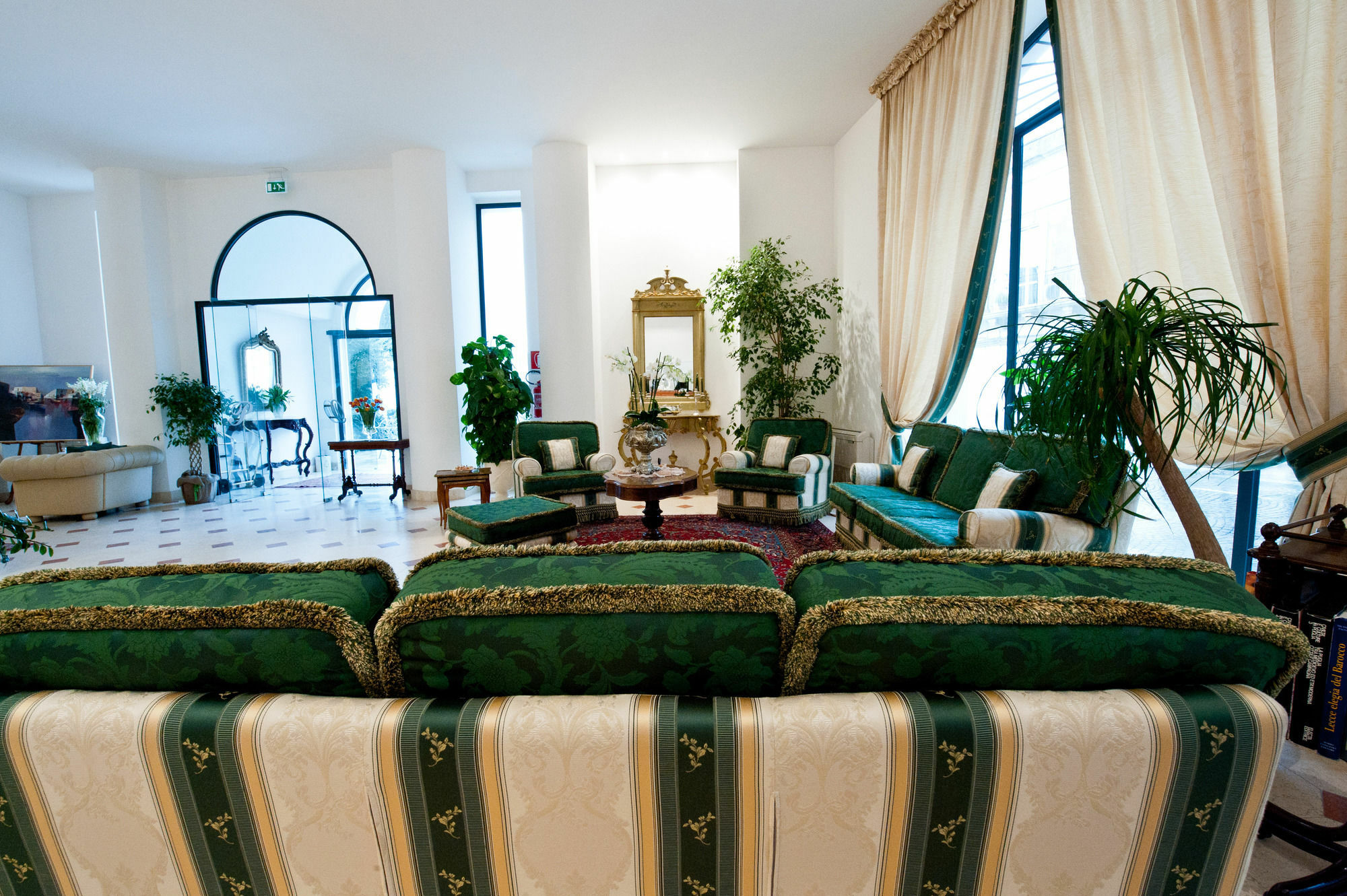 Ostuni Palace - Hotel Bistrot & Spa Экстерьер фото