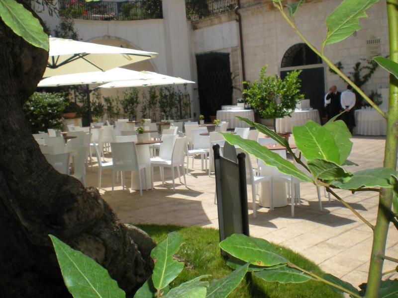 Ostuni Palace - Hotel Bistrot & Spa Экстерьер фото